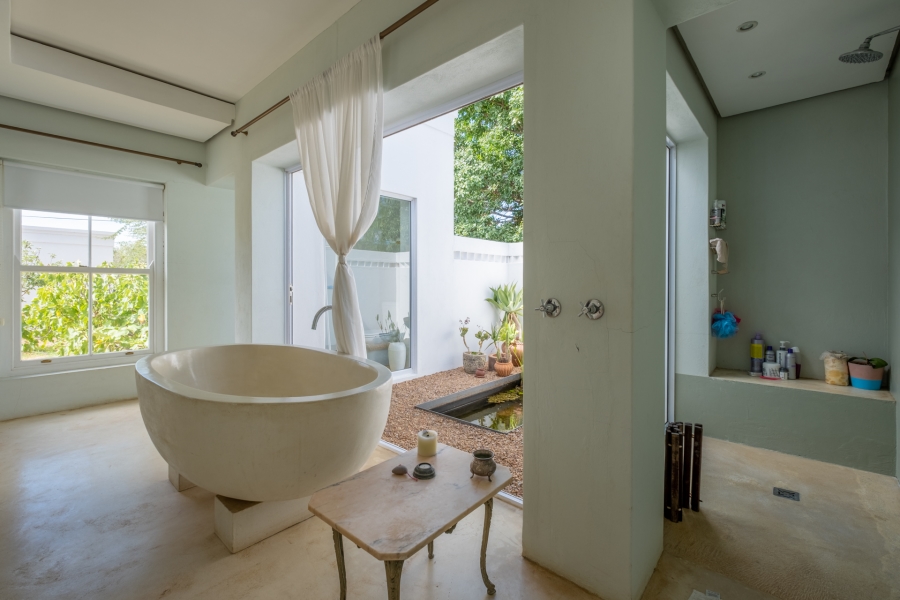 5 Bedroom Property for Sale in Mcgregor Western Cape